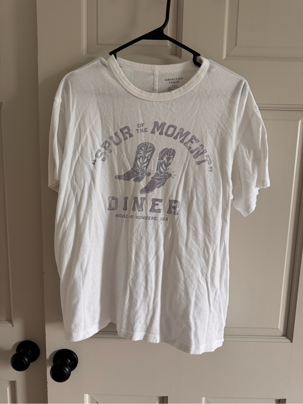 American Eagle boot tee L